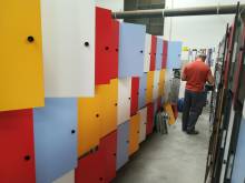 Installation de vestiaires stratifiés par l'équipe d'intervention Le Mobilier Stratifié